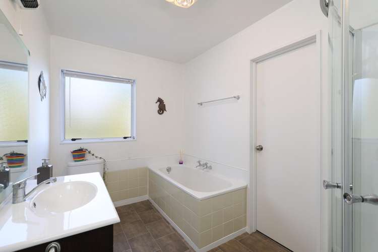 64 Tresillian Avenue Marybank_16