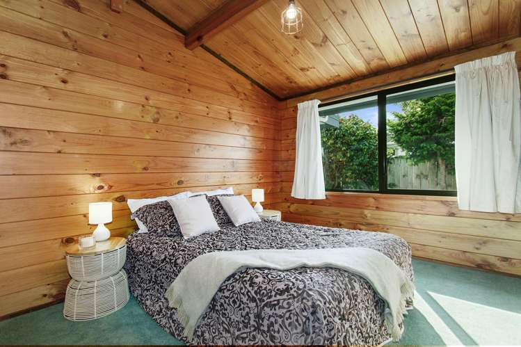 8 Roband Crescent, Brown Owl Brown Owl_12
