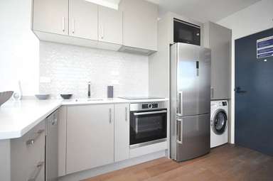 705/147 Victoria Street West_1