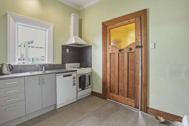 64 Hazel Avenue Caversham_2