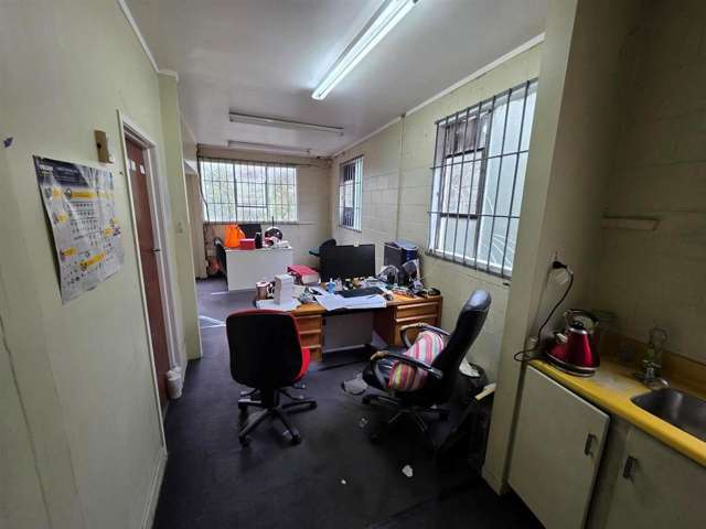 3122 Great North Road New Lynn_4