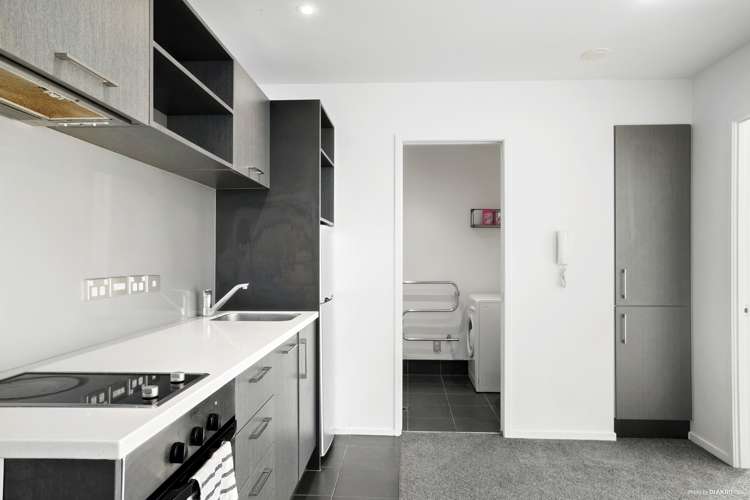 404/74 Albert Street_4