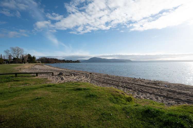 22 Holden Avenue Holdens Bay_23