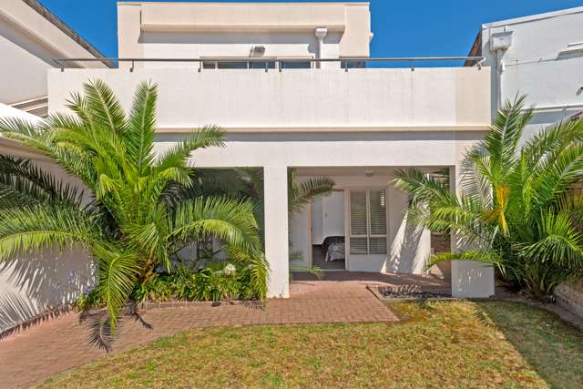 11/24 Reads Quay Gisborne_3