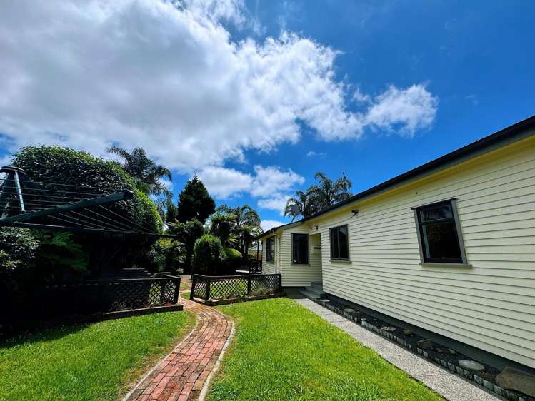 12 Lydiard Place 1053_1