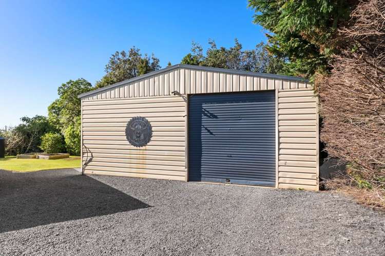 2123 Awhitu Road Pollok_28