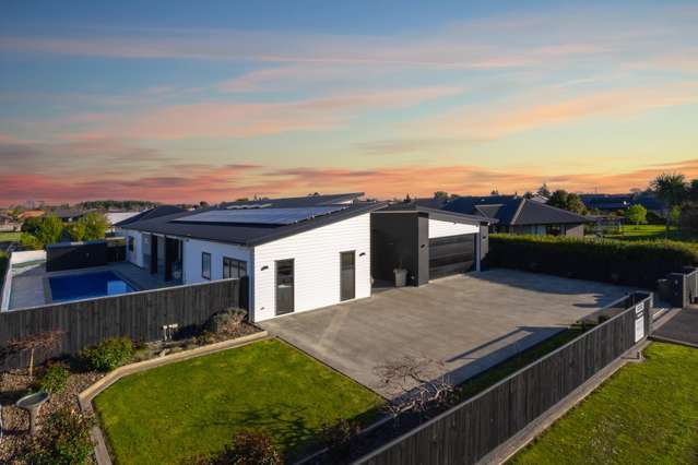 High-quality alfresco family entertainer