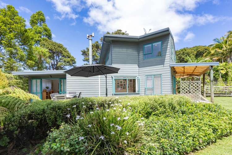 24 Rauhuia Crescent Parau_13