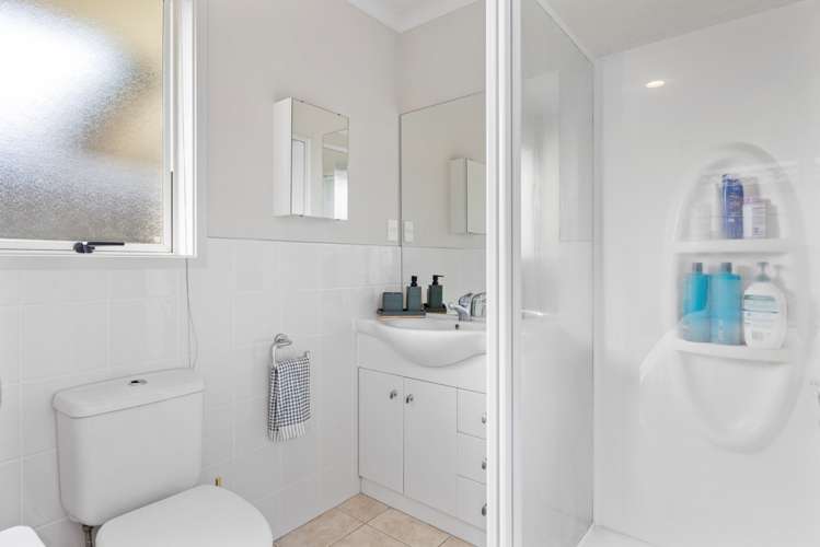 5 Montrose Place Pyes Pa_14