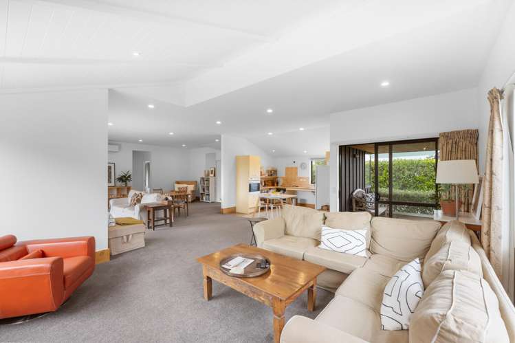 7 Dodds Crescent Otaki Beach_14