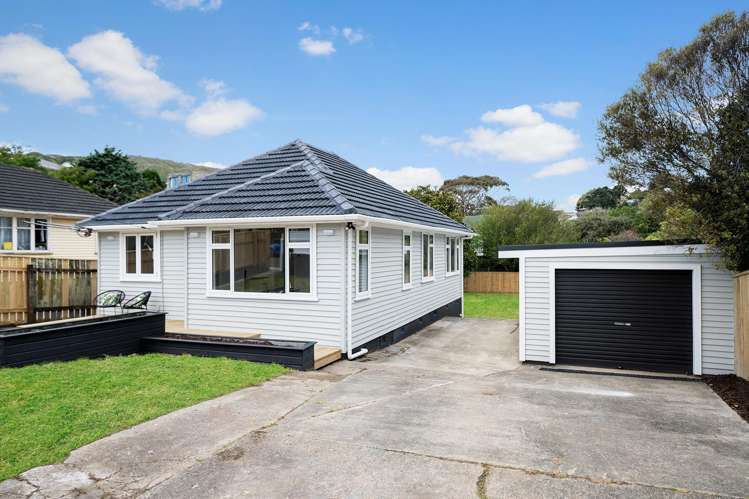7 Massey Street Tawa_14