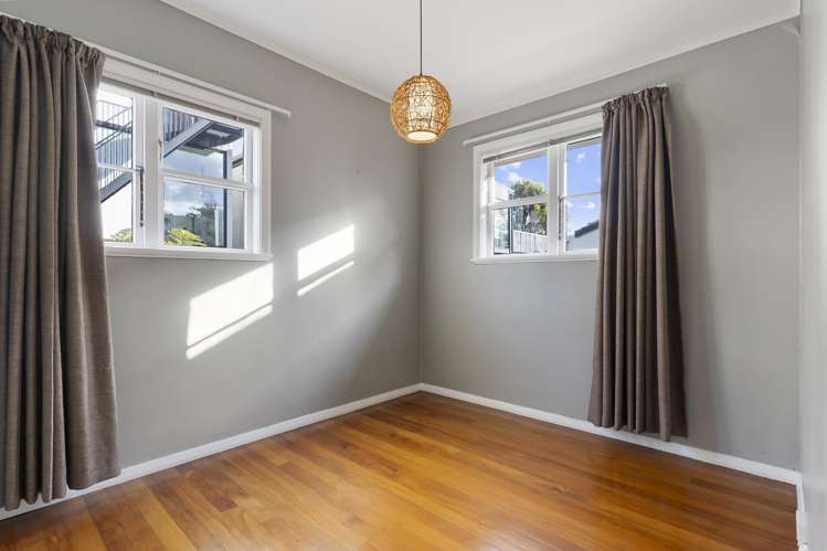 38 & 38A Te Arawa Street Orakei_12