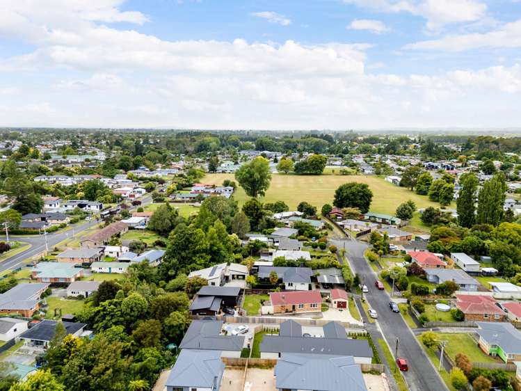 1/19 Greta Street Glenview_20