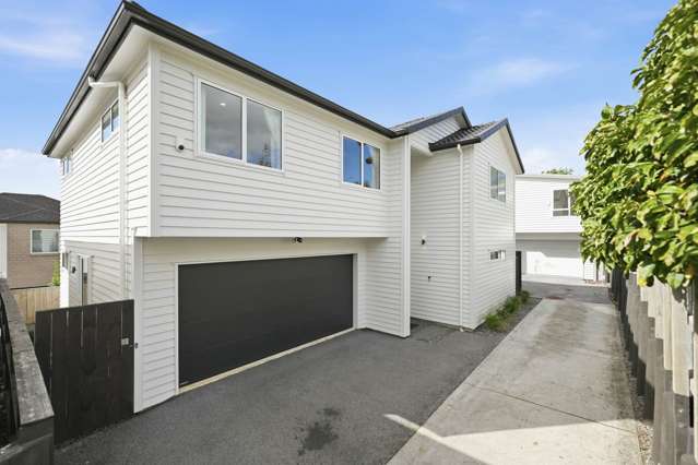 Opposite Howick Domain – Prime Location, Doubl...