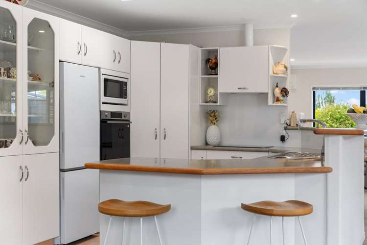 32 Bahamas Key Papamoa_5