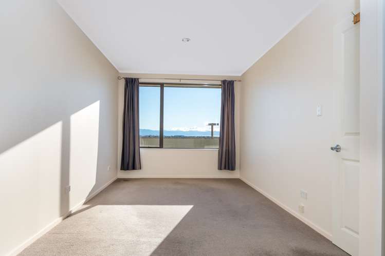 16 Iwa Road The Wood_6