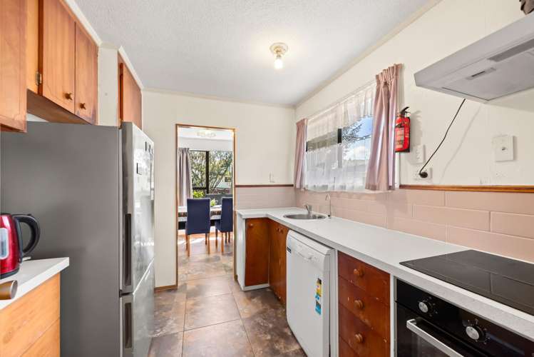 2 Bogle Grove Stokes Valley_5