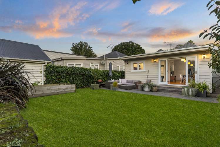 4 Mount Saint John Avenue Epsom_27