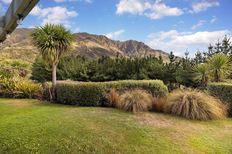 51 Mathias Terrace Arthurs Point_2