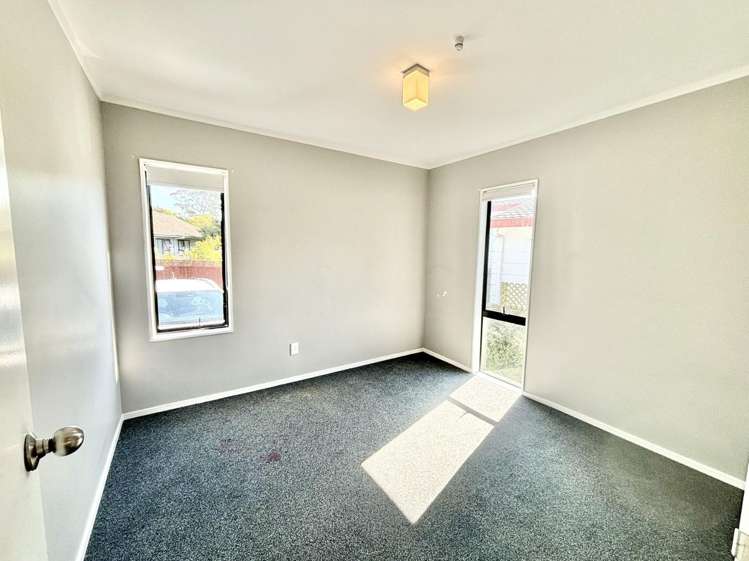 77 Meadowvale Rise Titirangi_11