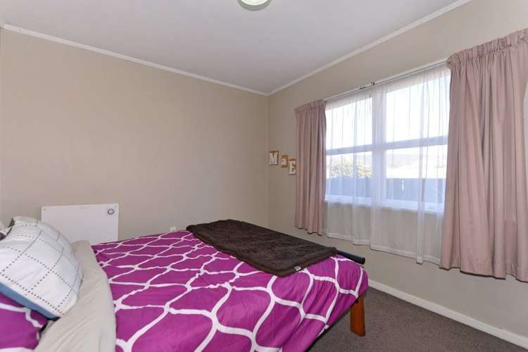 1/6 Devon Street Stoke_13