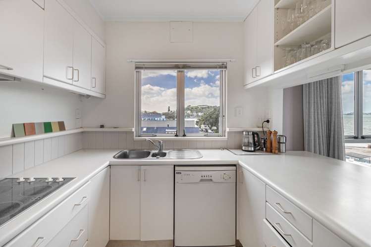 4a/18 King Edward Parade Devonport_9