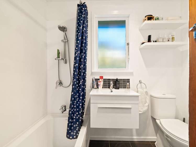 5 Elwyn Crescent Green Island_14