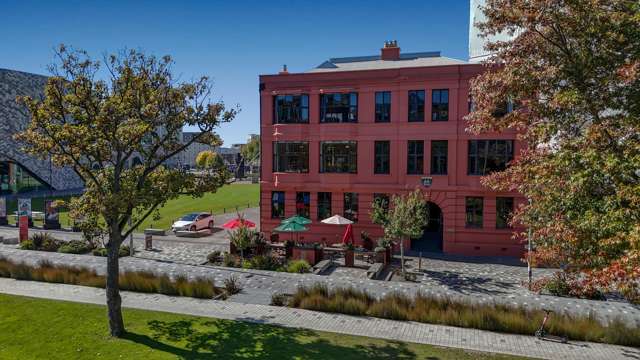 Character. Views. Prestige. The Ultimate Top-Floor