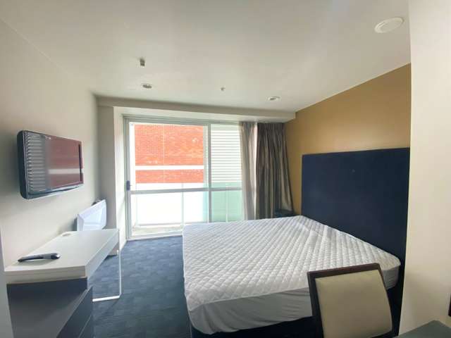 713/10 The Quadrant, Waterloo Street City Centre_1