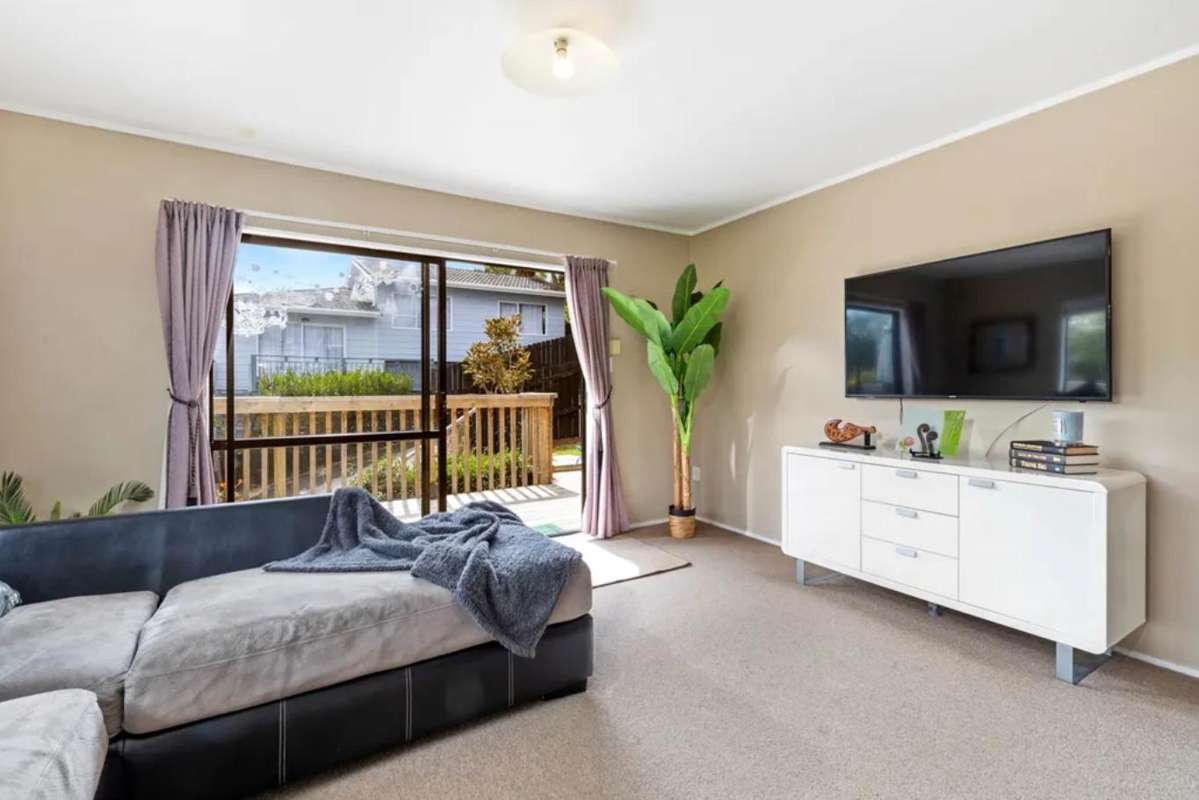 1/111 Spinella Drive_1