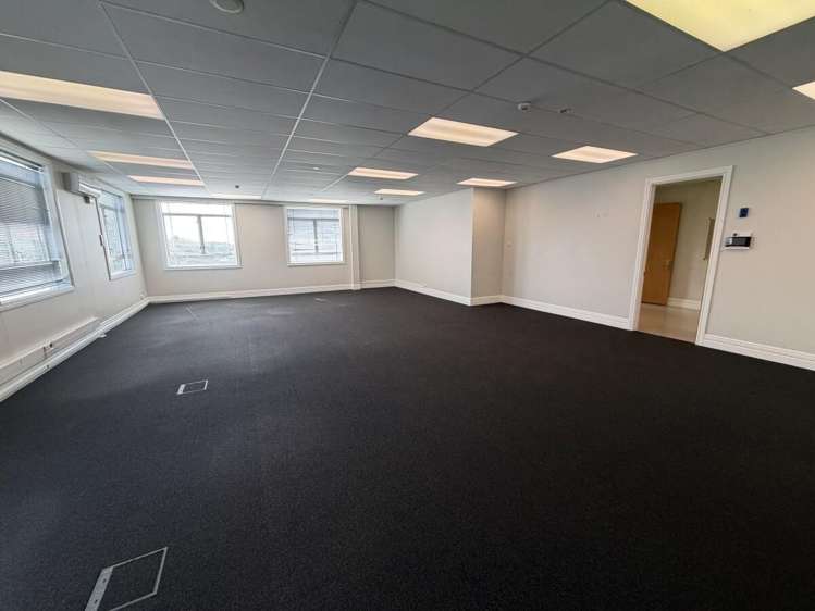 Part Level 2, 20 Alma Street Hamilton City Central_3