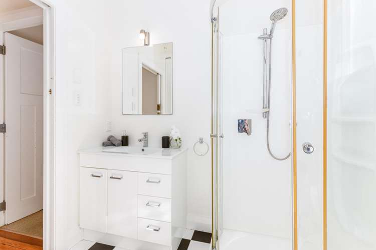 94 Eden Street Island Bay_10