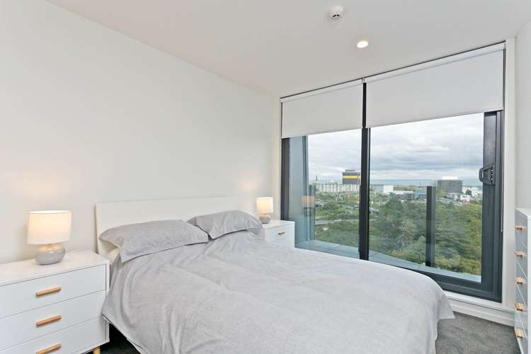 1304/18 St Martins Lane City Centre_4