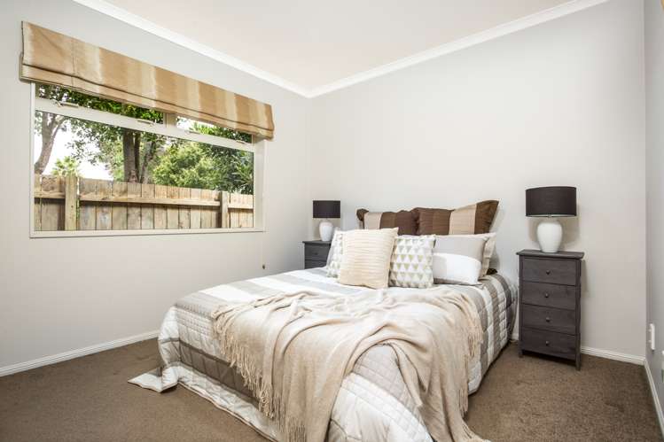 32a Forest Glen Orewa_16