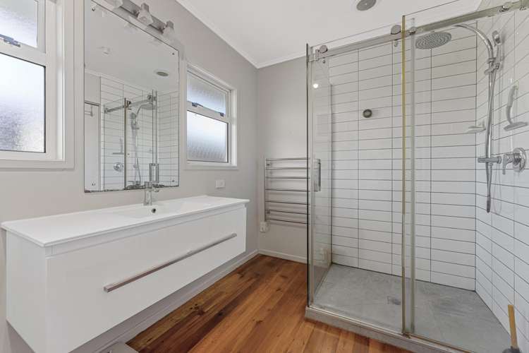 2/181 Mapara Road Acacia Bay_9