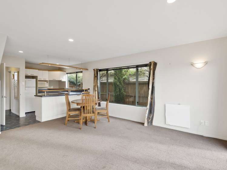 1/19 Longley Place Addington_2