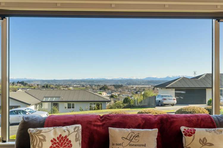 31 Olympus Way Richmond_8