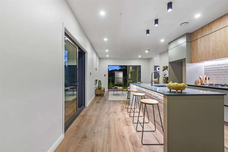 2/64 Banbury Crescent Fairfield_7