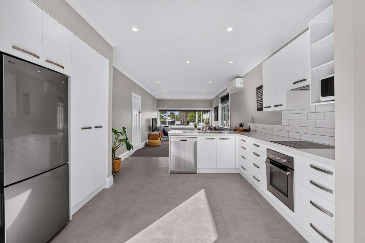 203 Carlyle Street_3