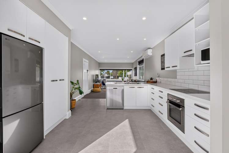 203 Carlyle Street Napier South_7