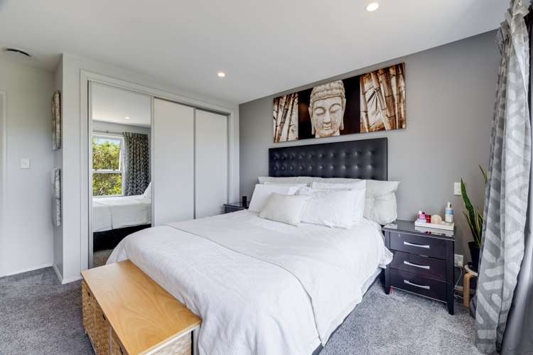 239 Whites Line East Waiwhetu_8