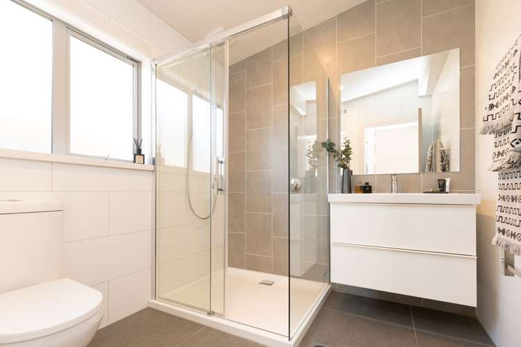 18 Birkhall Grove Strathmore Park_10