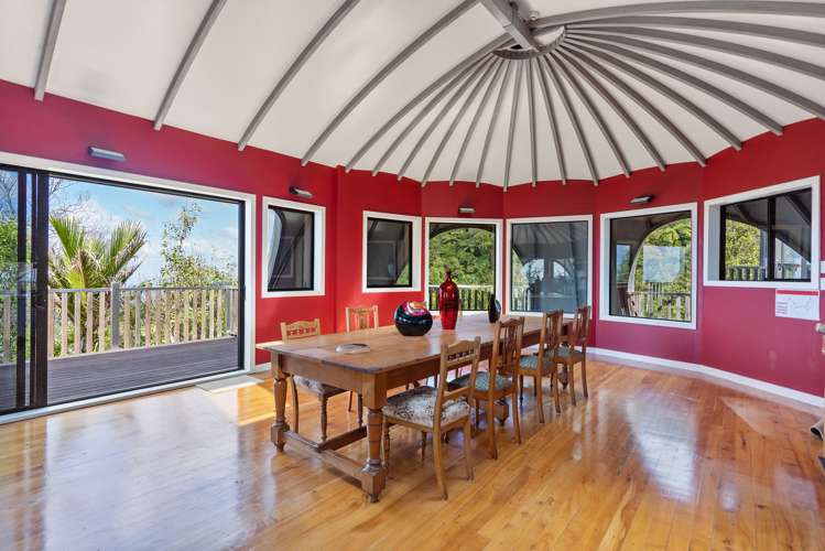 442 Scenic Drive Waiatarua_7