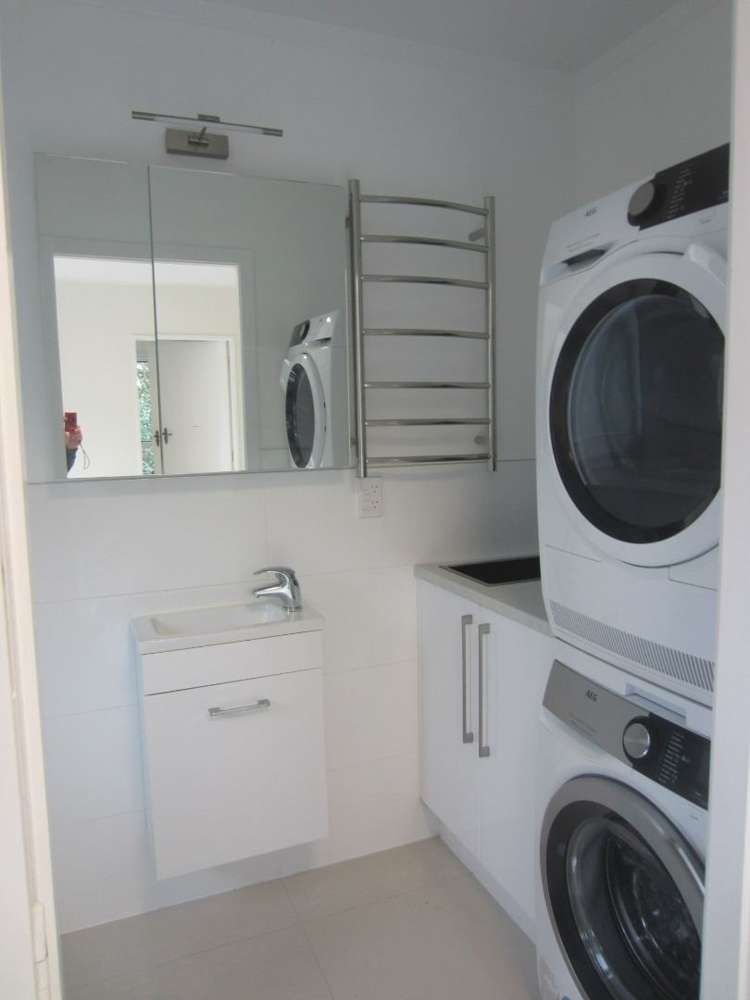 12 Florio Terrace Tawa_13