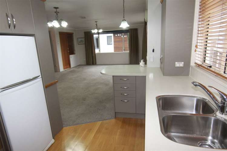 29 Kiwi Drive Highfield_6