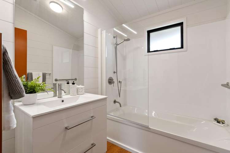 19 John Witton  Drive Crofton Downs_16