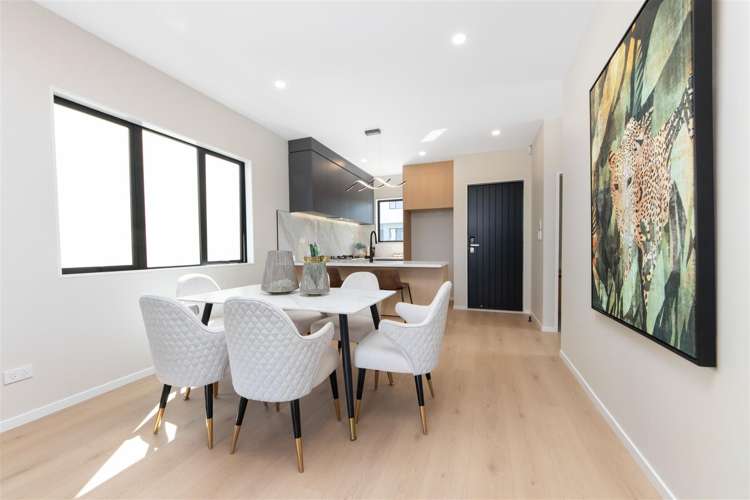 16 Greenbrier Street_5