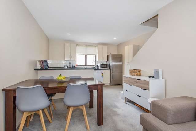 5/27 Rossmay Terrace Mount Eden_2