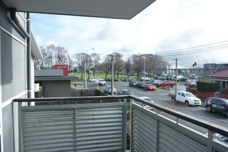 2/8 Hutcheson Street Sydenham_16