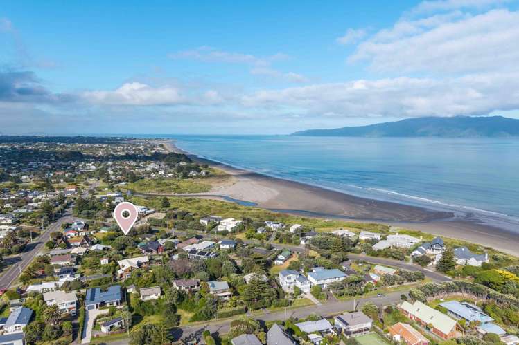 42 Field Way Waikanae Beach_29